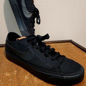 Nike Court Legacy Canvas Sneaker